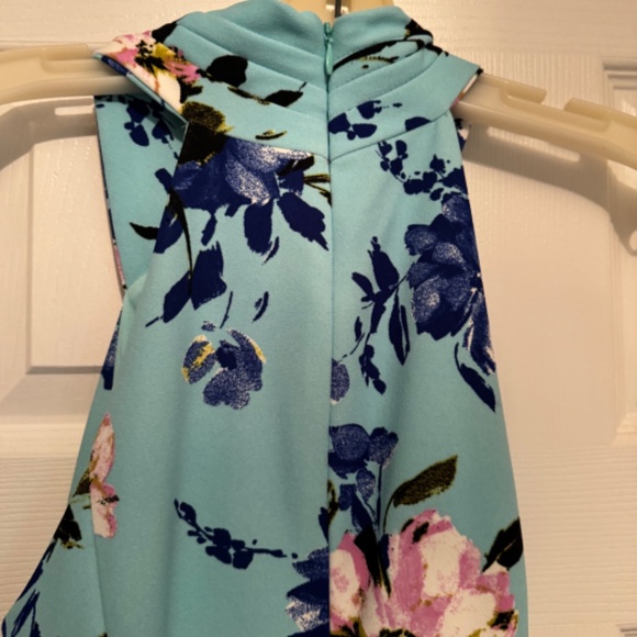 Turquoise Crossover Slit Back Sleeveless Midi Dress - Picture 5 of 7